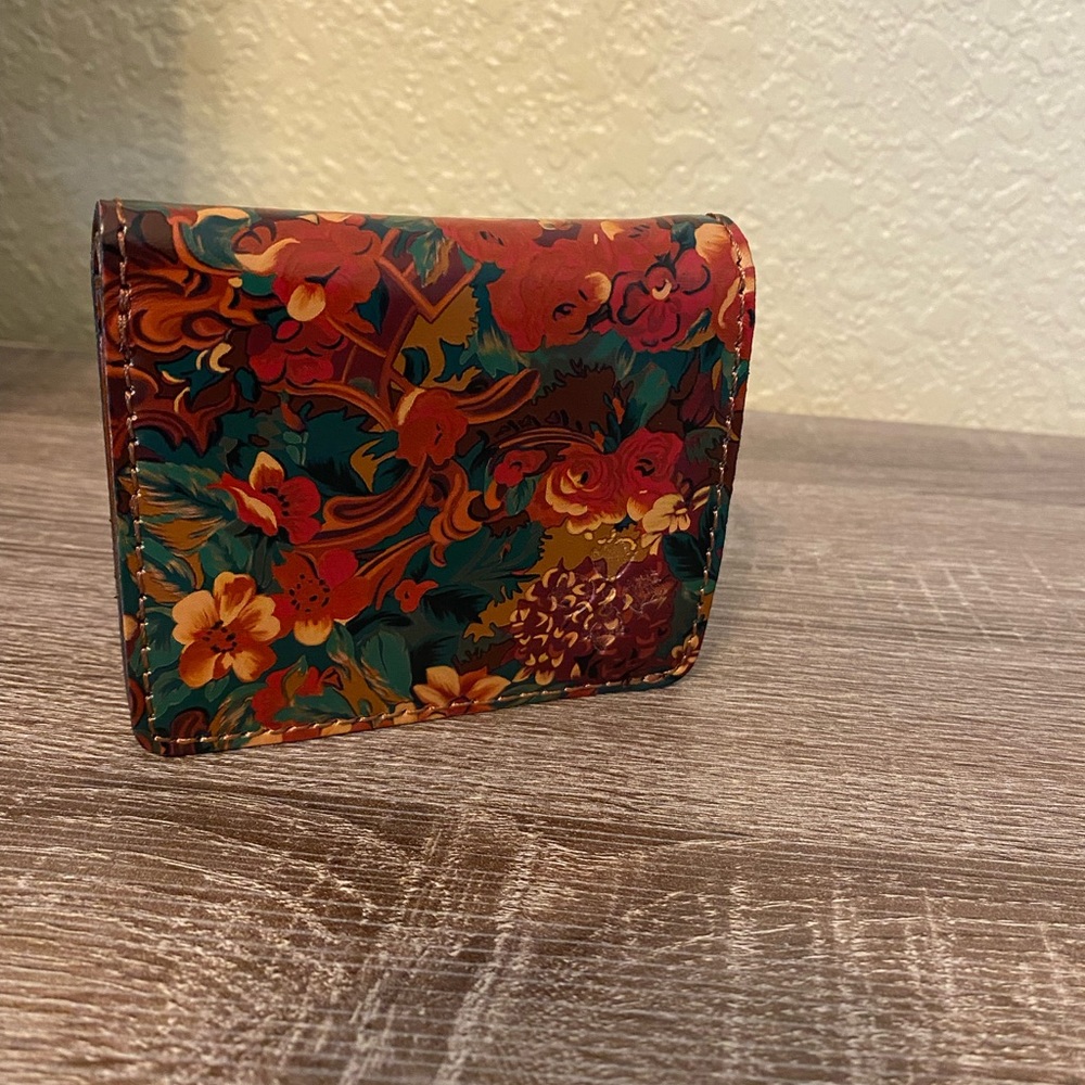 NWT! Patricia Nash leather wallet